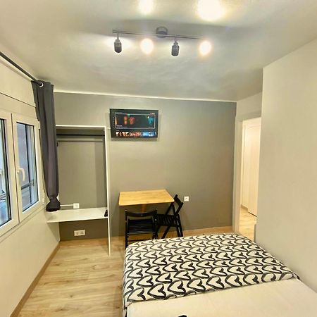 Suites Nuevas Con Bano Privado Frente Al Metro St Mwc Barcelona-Fira Оспиталет-де-Льобрегат Экстерьер фото