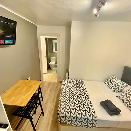 Suites Nuevas Con Bano Privado Frente Al Metro St Mwc Barcelona-Fira Оспиталет-де-Льобрегат Экстерьер фото