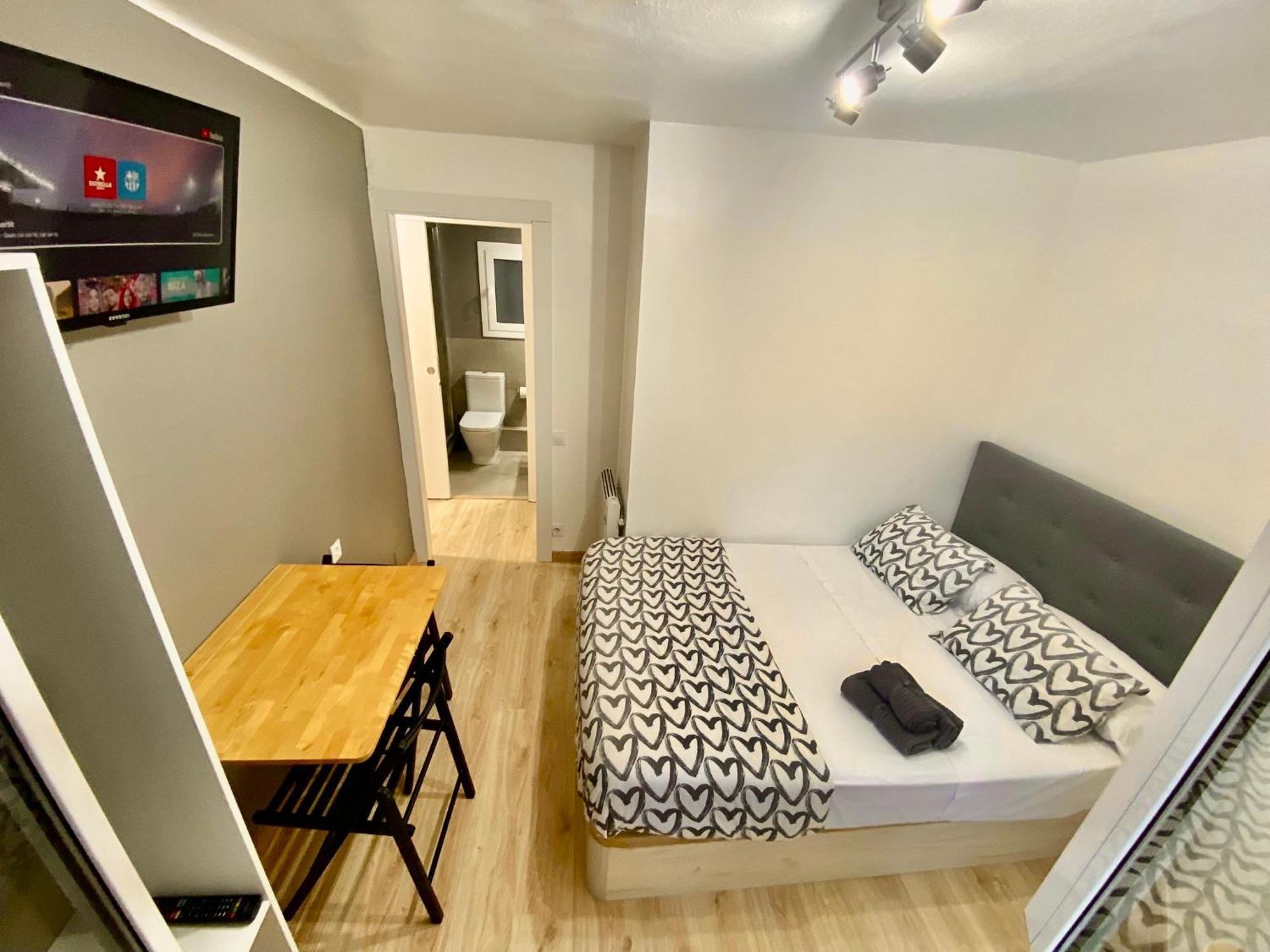 Suites Nuevas Con Bano Privado Frente Al Metro St Mwc Barcelona-Fira Оспиталет-де-Льобрегат Экстерьер фото