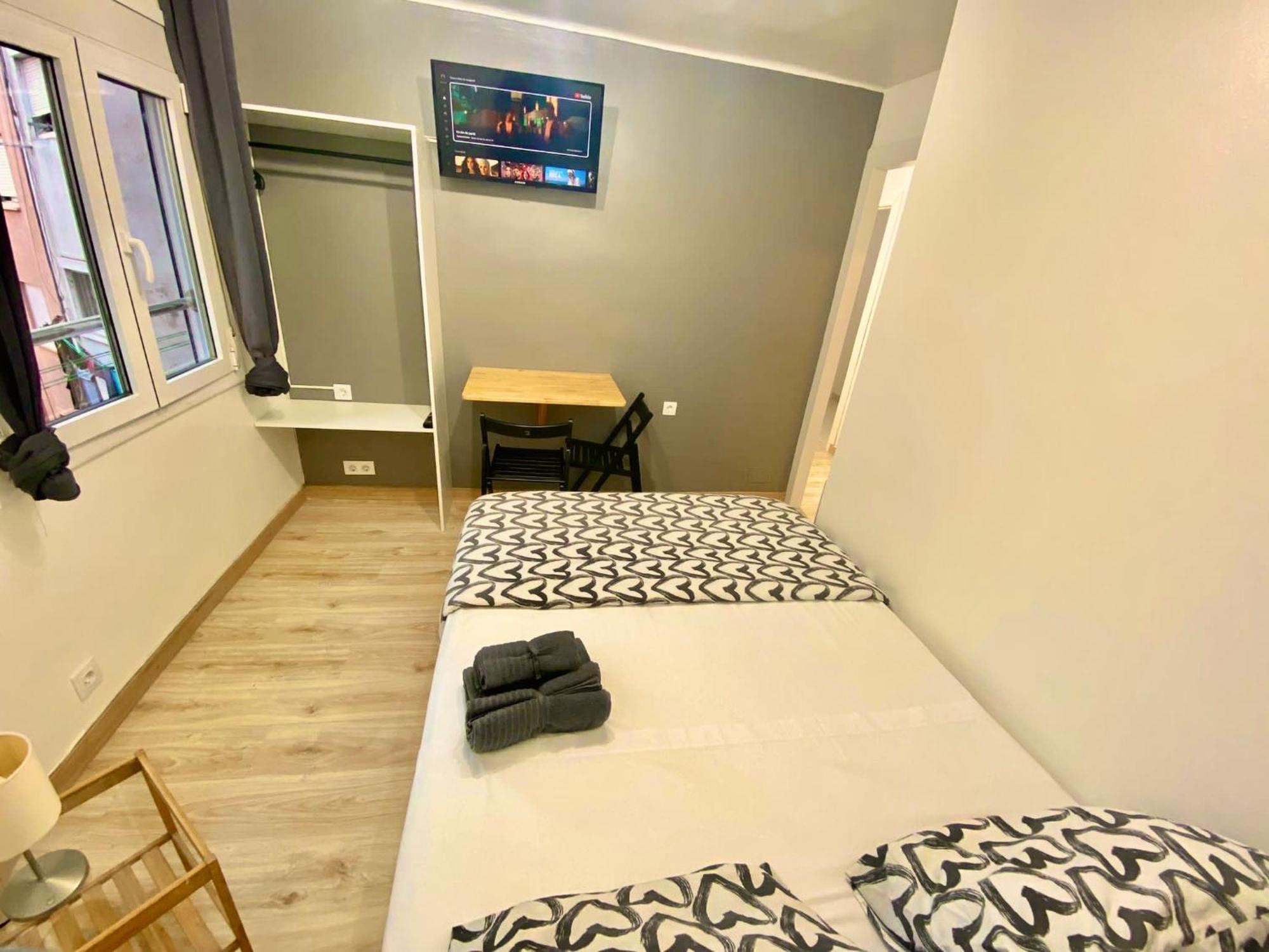 Suites Nuevas Con Bano Privado Frente Al Metro St Mwc Barcelona-Fira Оспиталет-де-Льобрегат Экстерьер фото