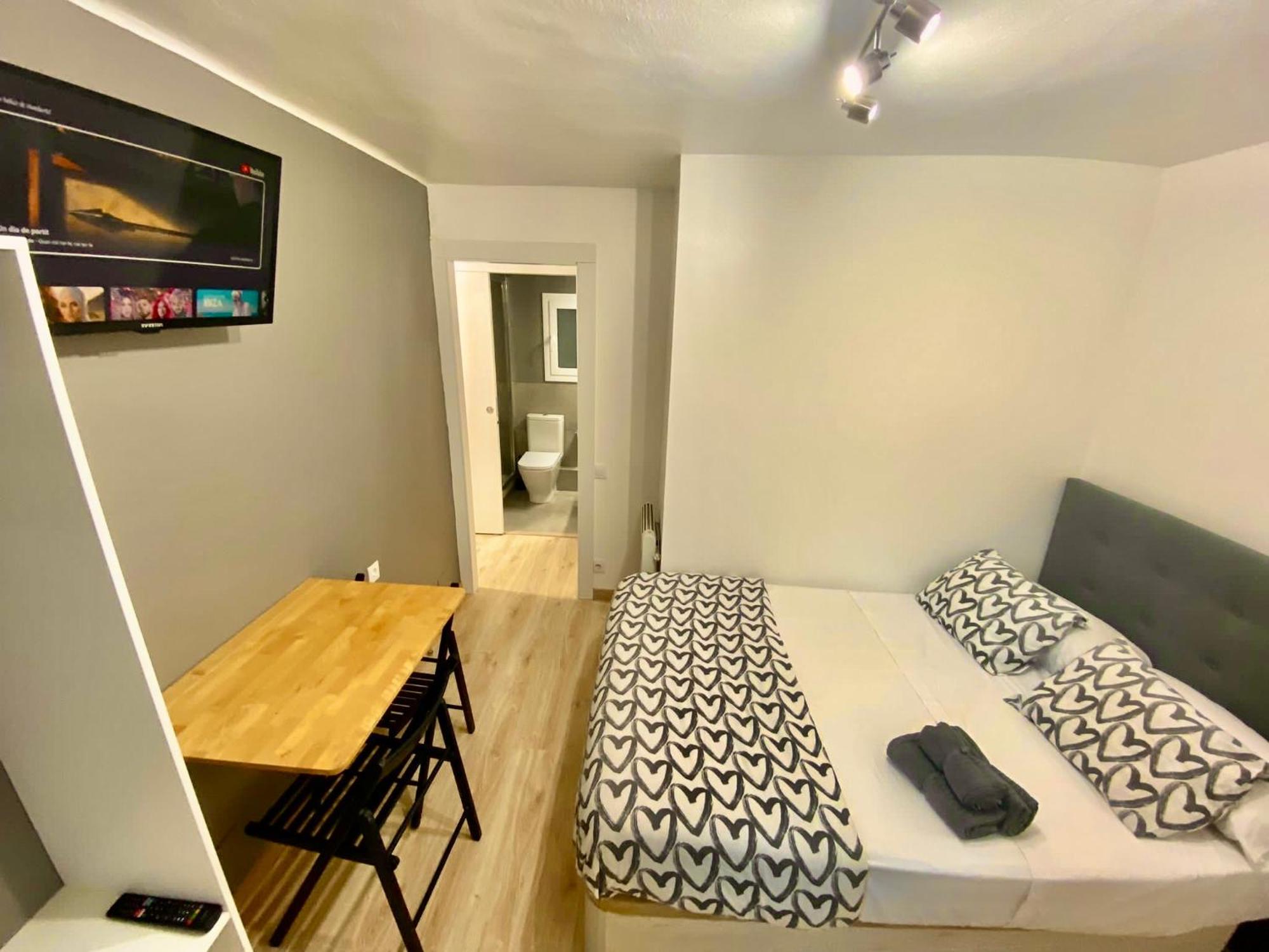 Suites Nuevas Con Bano Privado Frente Al Metro St Mwc Barcelona-Fira Оспиталет-де-Льобрегат Экстерьер фото