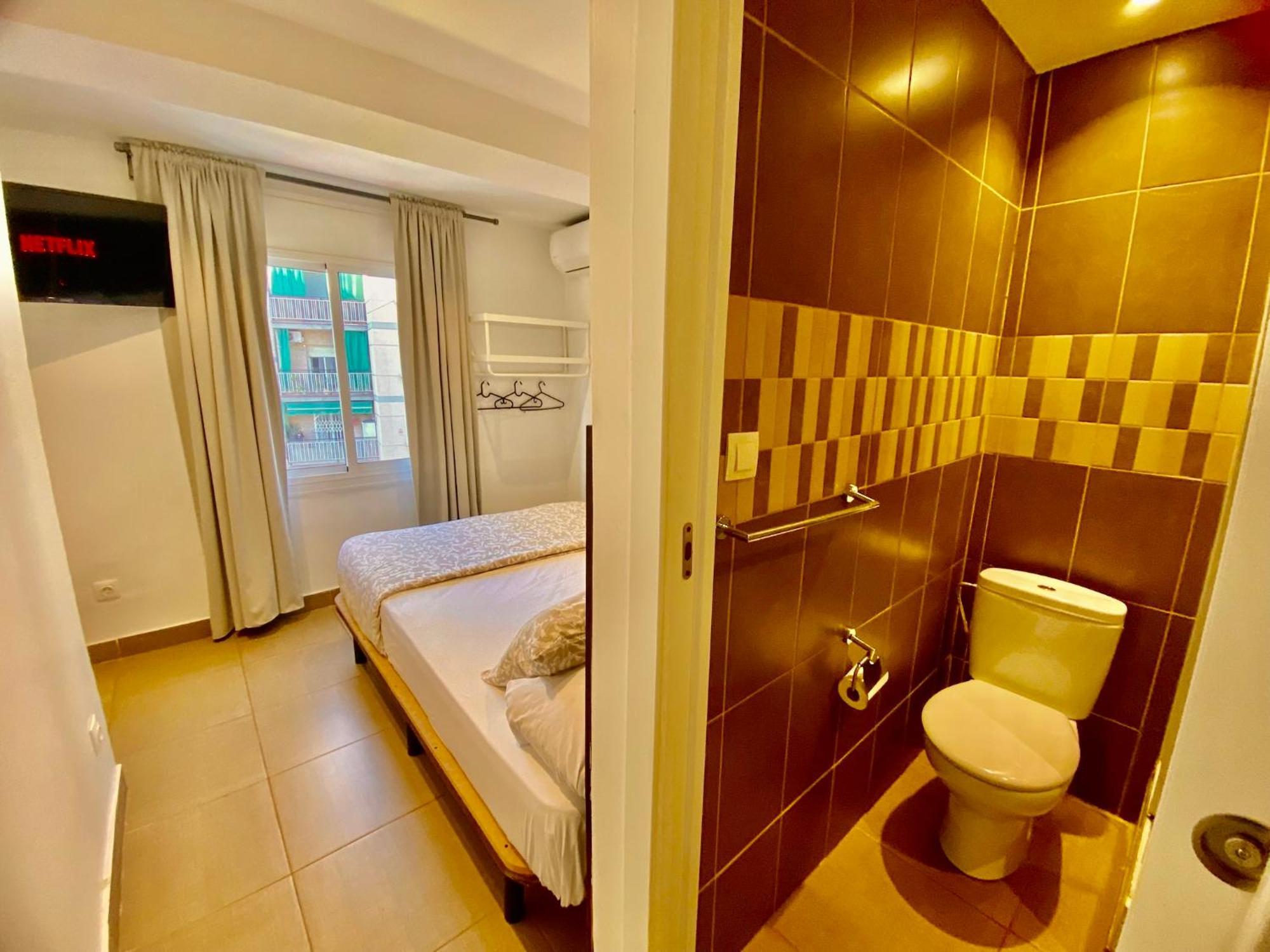 Suites Nuevas Con Bano Privado Frente Al Metro St Mwc Barcelona-Fira Оспиталет-де-Льобрегат Экстерьер фото