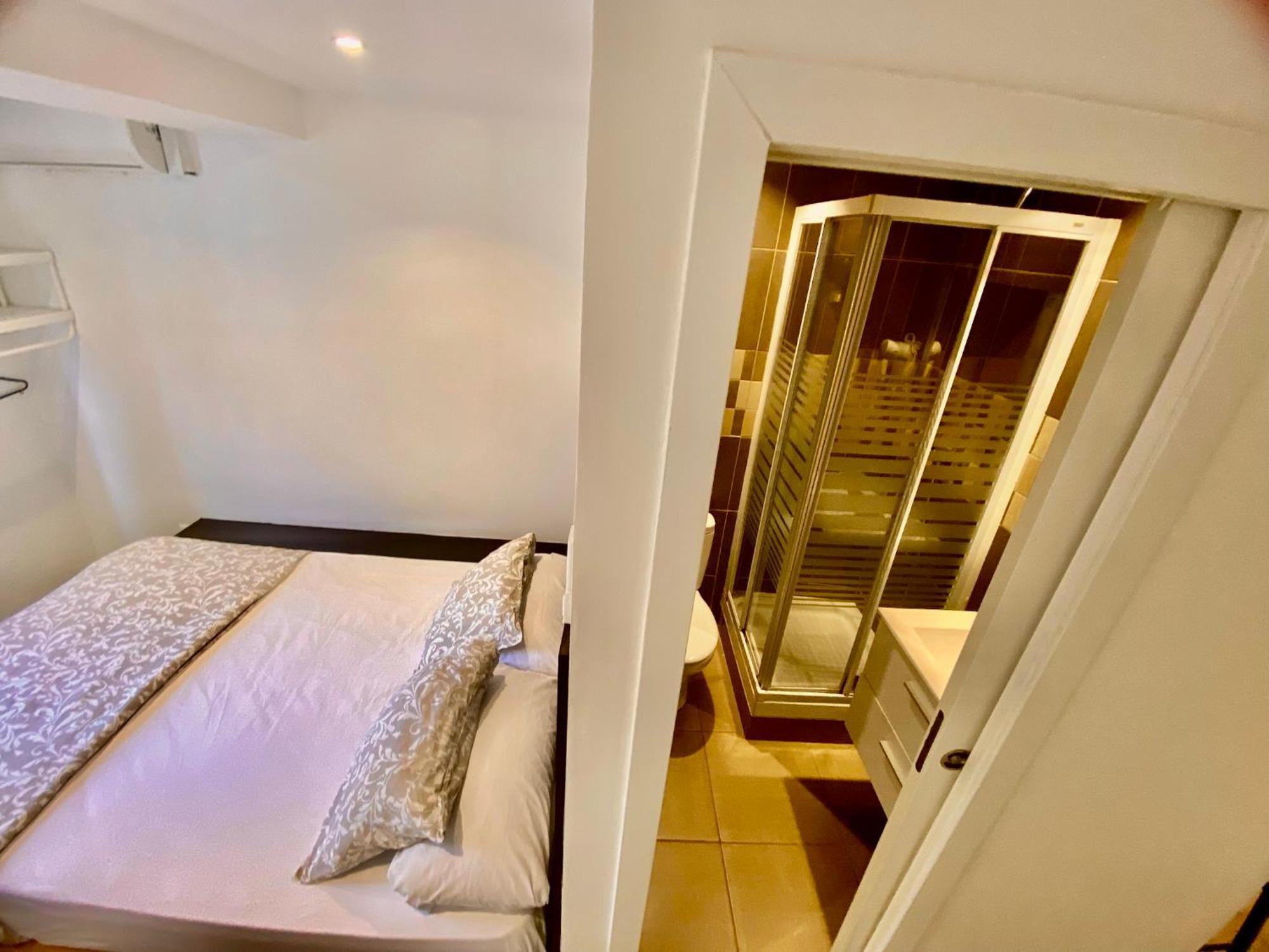 Suites Nuevas Con Bano Privado Frente Al Metro St Mwc Barcelona-Fira Оспиталет-де-Льобрегат Экстерьер фото