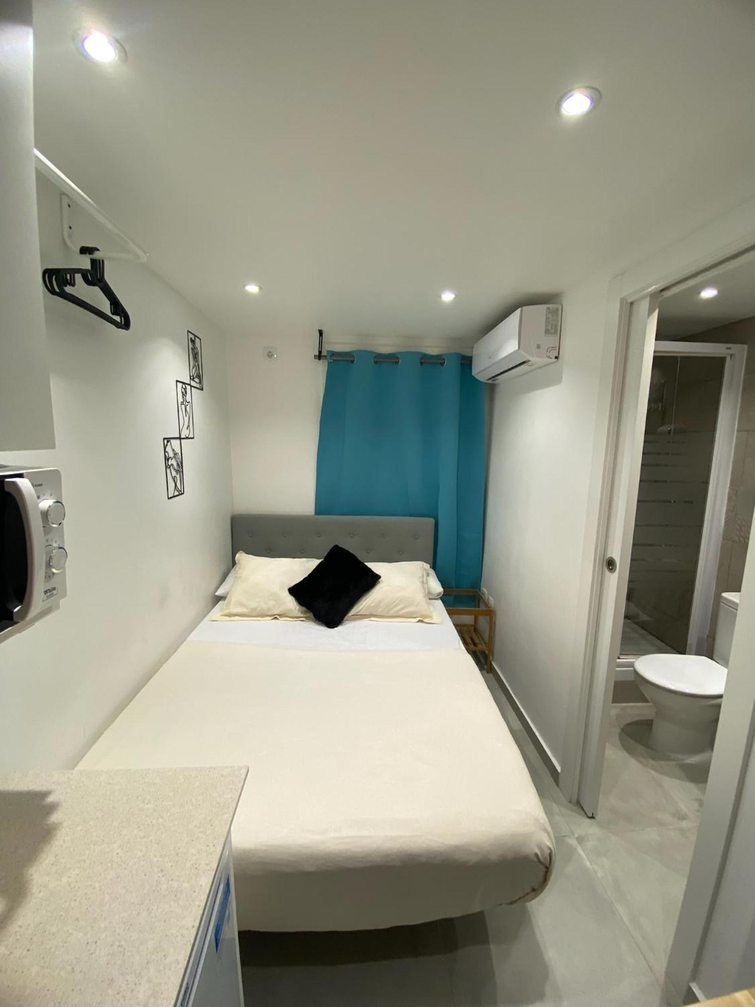 Suites Nuevas Con Bano Privado Frente Al Metro St Mwc Barcelona-Fira Оспиталет-де-Льобрегат Экстерьер фото