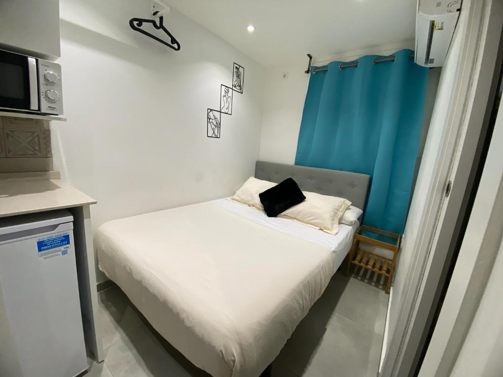 Suites Nuevas Con Bano Privado Frente Al Metro St Mwc Barcelona-Fira Оспиталет-де-Льобрегат Экстерьер фото