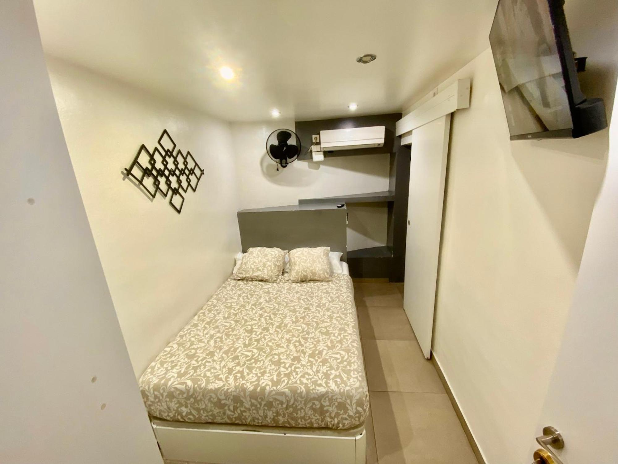 Suites Nuevas Con Bano Privado Frente Al Metro St Mwc Barcelona-Fira Оспиталет-де-Льобрегат Экстерьер фото