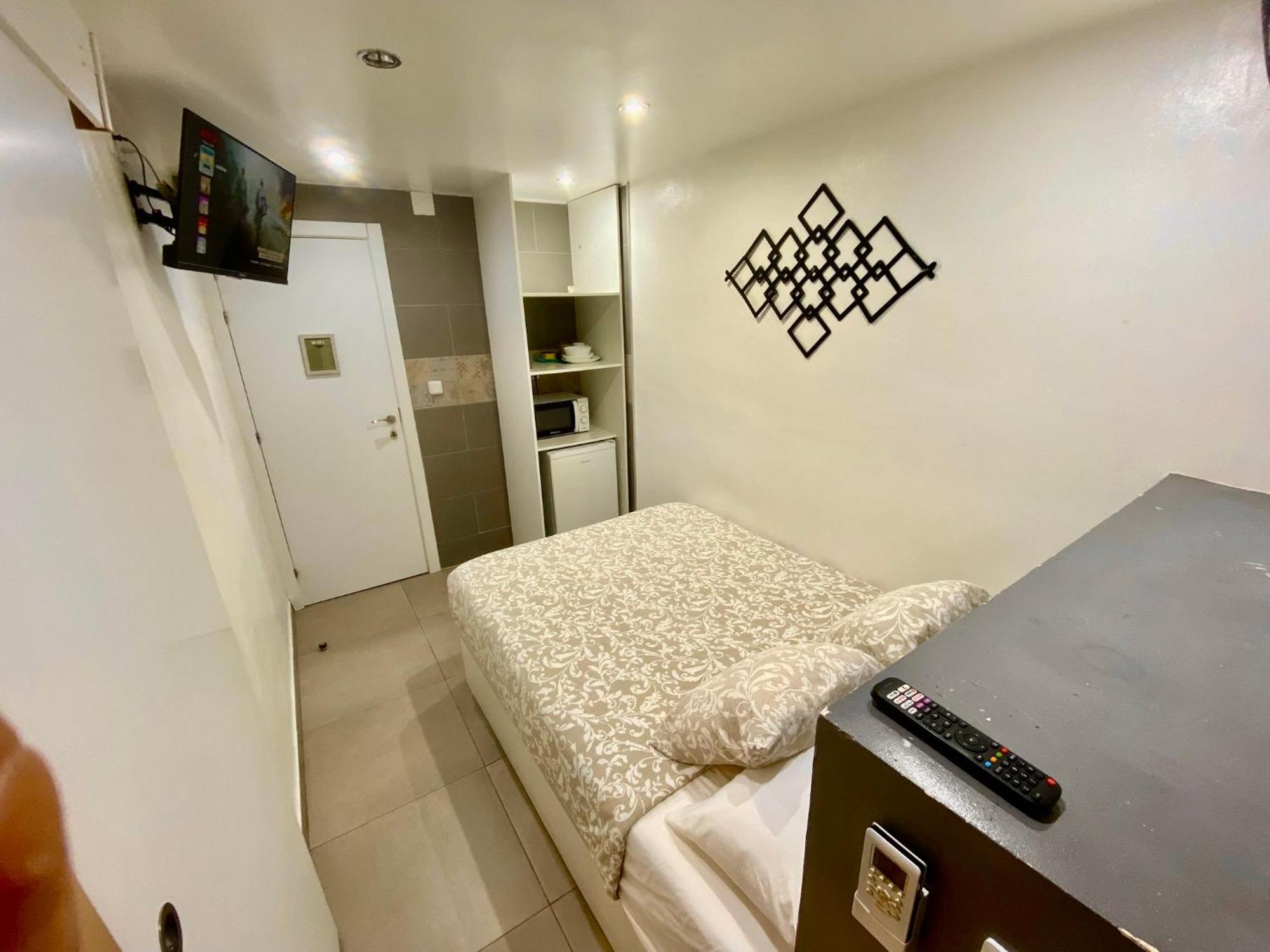 Suites Nuevas Con Bano Privado Frente Al Metro St Mwc Barcelona-Fira Оспиталет-де-Льобрегат Экстерьер фото