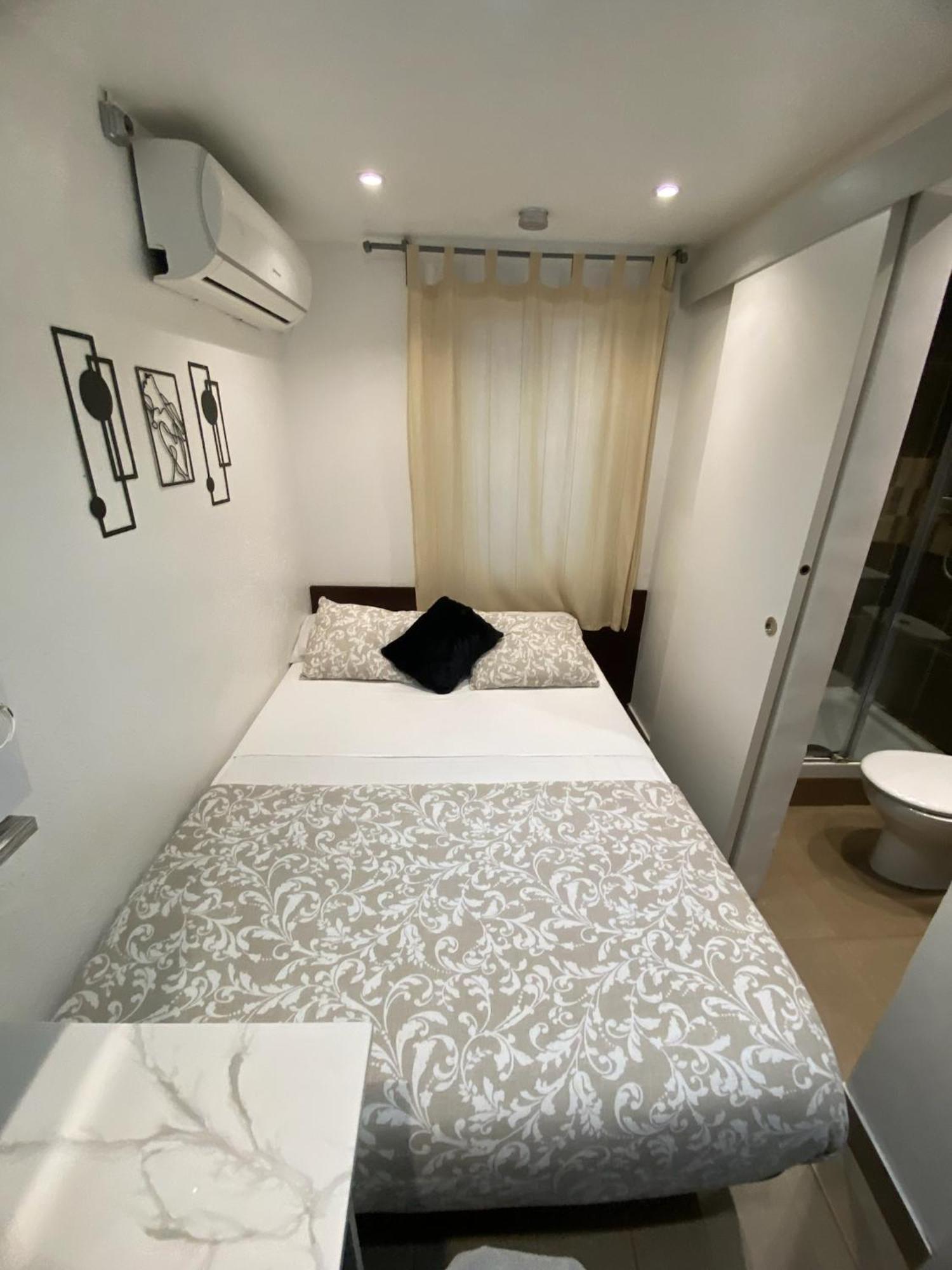 Suites Nuevas Con Bano Privado Frente Al Metro St Mwc Barcelona-Fira Оспиталет-де-Льобрегат Экстерьер фото